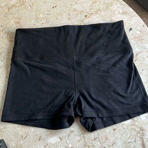 Athleta Studio 2.5” Short